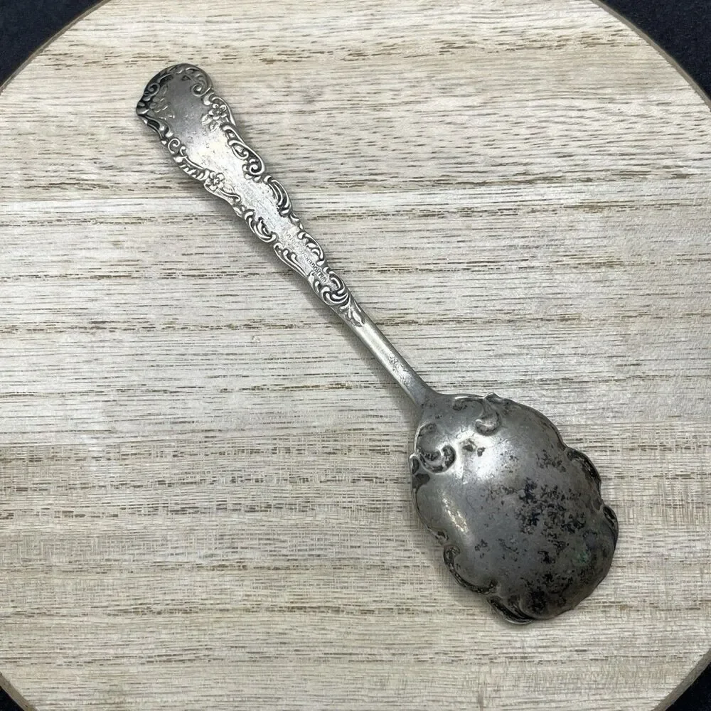 VTG Atq Wm Rogers & Son AA Silver Plate 5.5